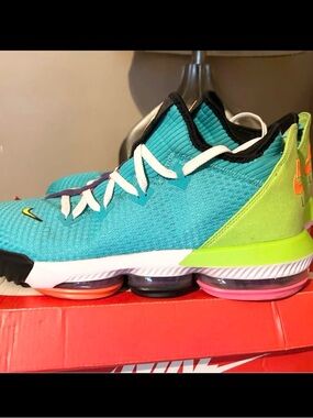 Nike Men’s LeBron 16 Low Air Max Trainer. Hyper Jade size Men’s 11.5